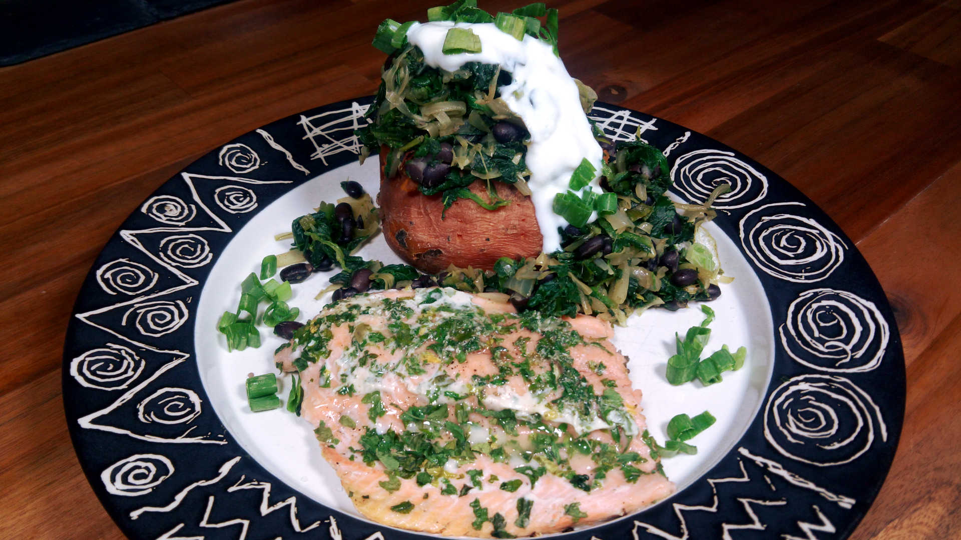 Baked Salmon & Sweet Potatoes with Turtle Beans & Spinach Baked Salmon & Sweet Potatoes with Turtle Beans & Spinach